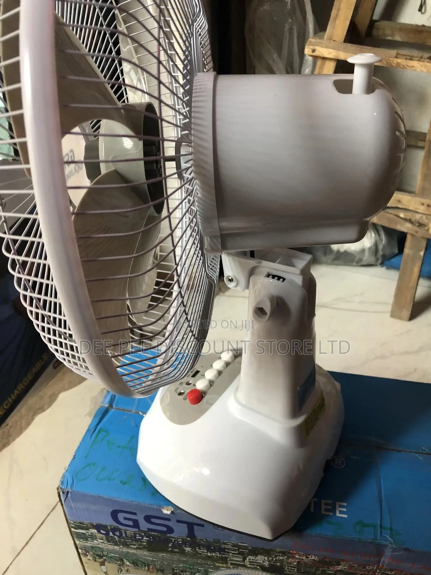 GST 12 Inch Rechargable Solar Table Fan