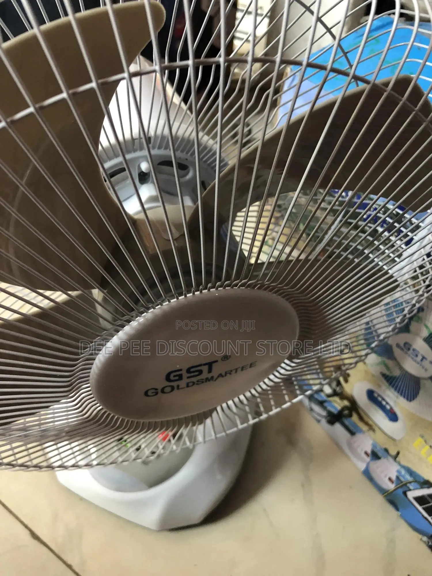 GST 12 Inch Rechargable Solar Table Fan