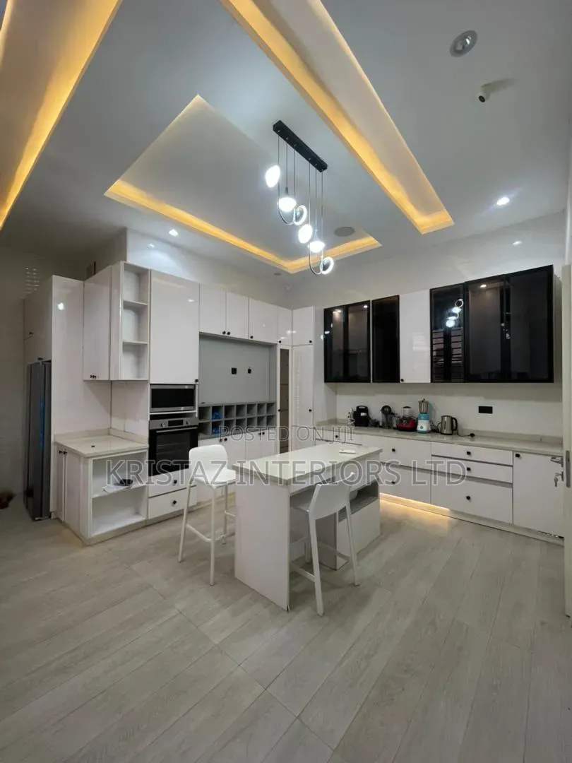 5bdrm Duplex in Osapa london for sale