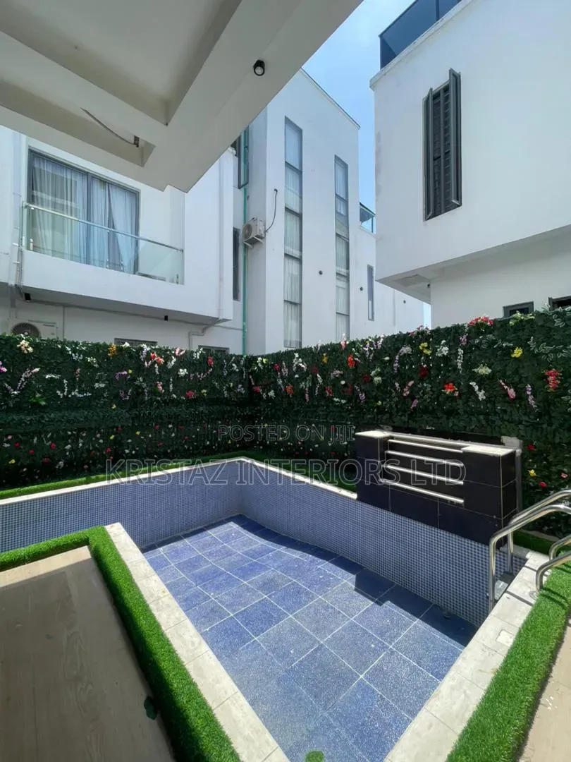 5bdrm Duplex in Osapa london for sale