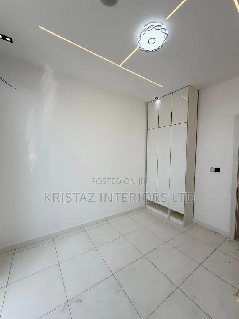 4bdrm Duplex in Ikota for sale
