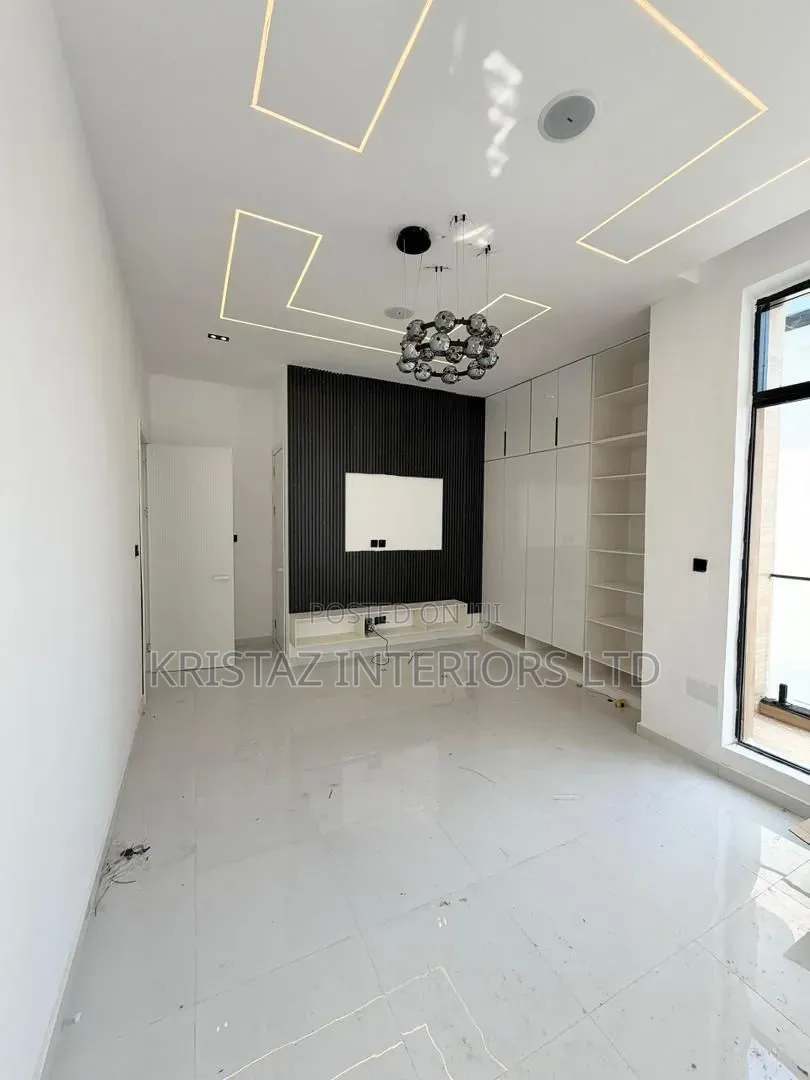 4bdrm Duplex in Ikota for sale