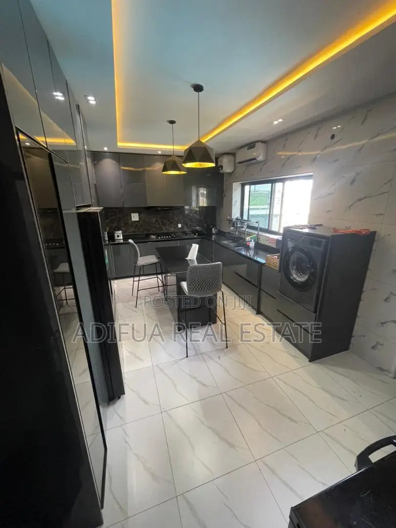 4bdrm Duplex in Sabon Lugbe for sale