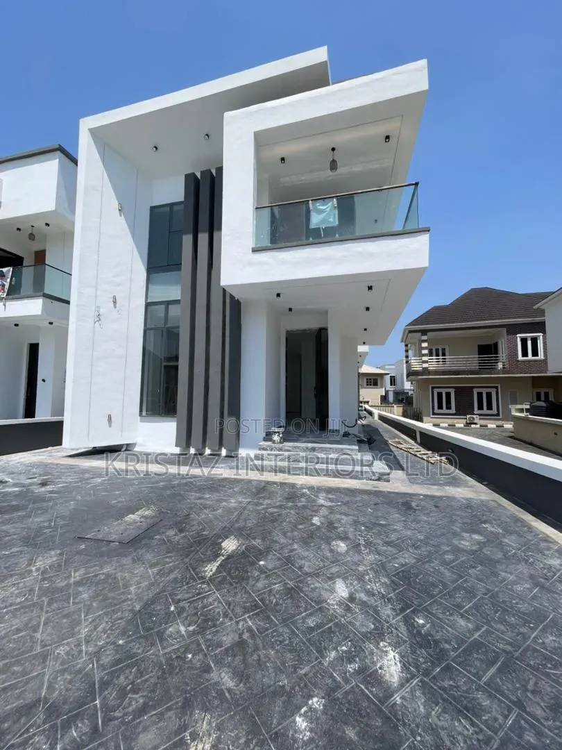 5bdrm Duplex in Ikota for sale