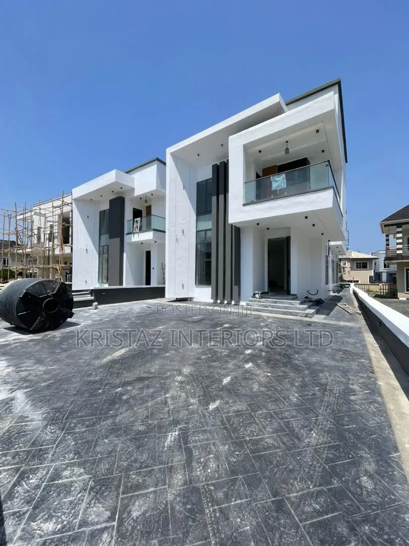 5bdrm Duplex in Ikota for sale