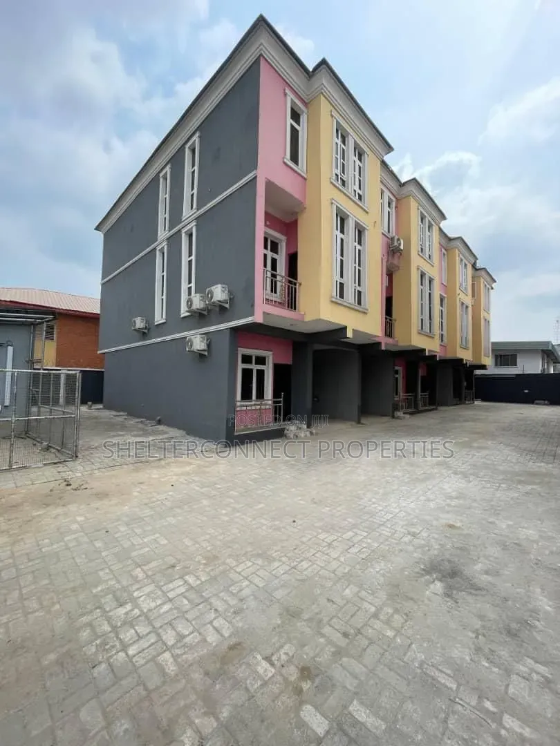 4bdrm Duplex in Sabo / Yaba for sale