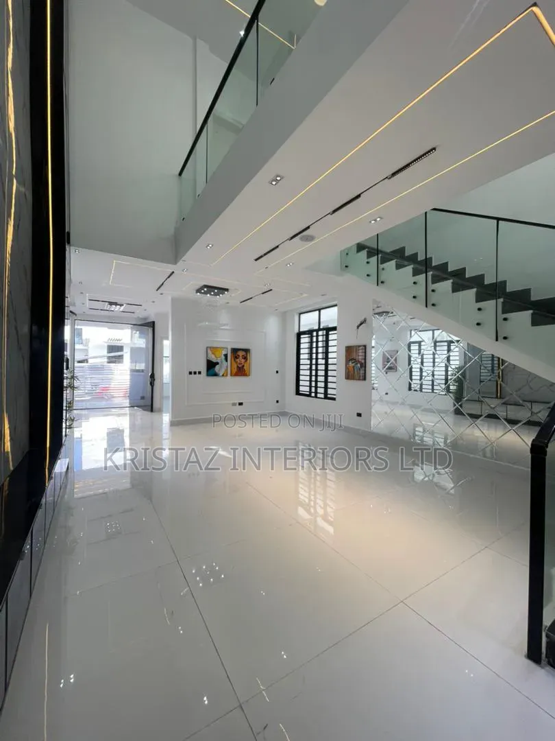 5bdrm Duplex in Lekki Phase 2 for sale