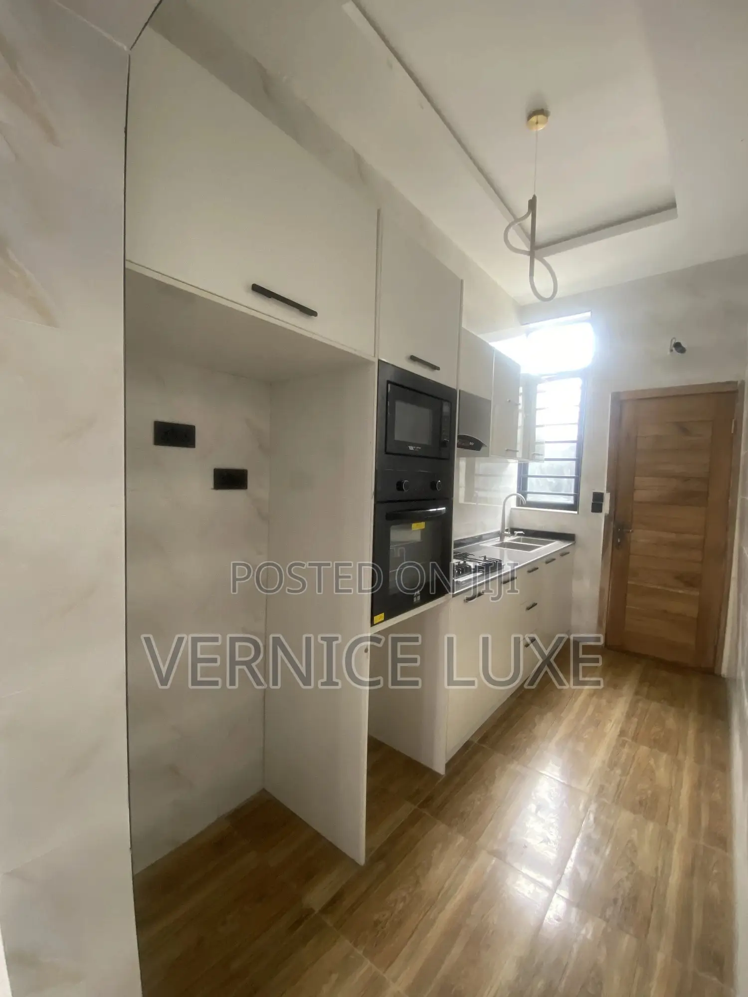 3bdrm Townhouse/Terrace in Chevron for sale