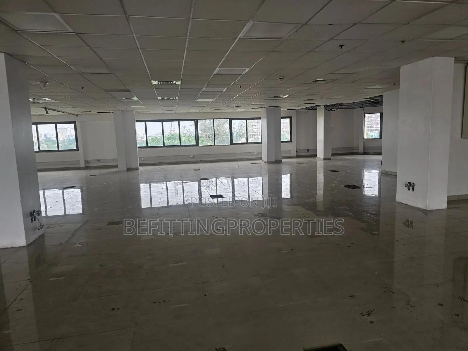 Exceptional 1,600 SQM Office Space Available for Rent