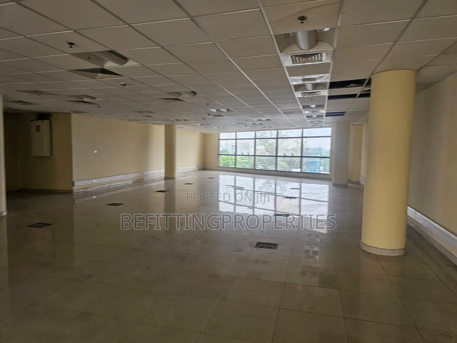 Exceptional 1,600 SQM Office Space Available for Rent