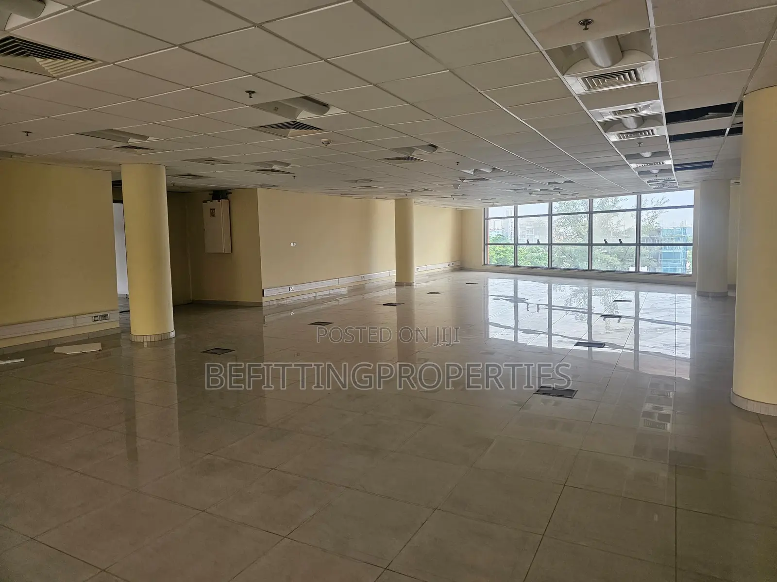 Exceptional 1,600 SQM Office Space Available for Rent