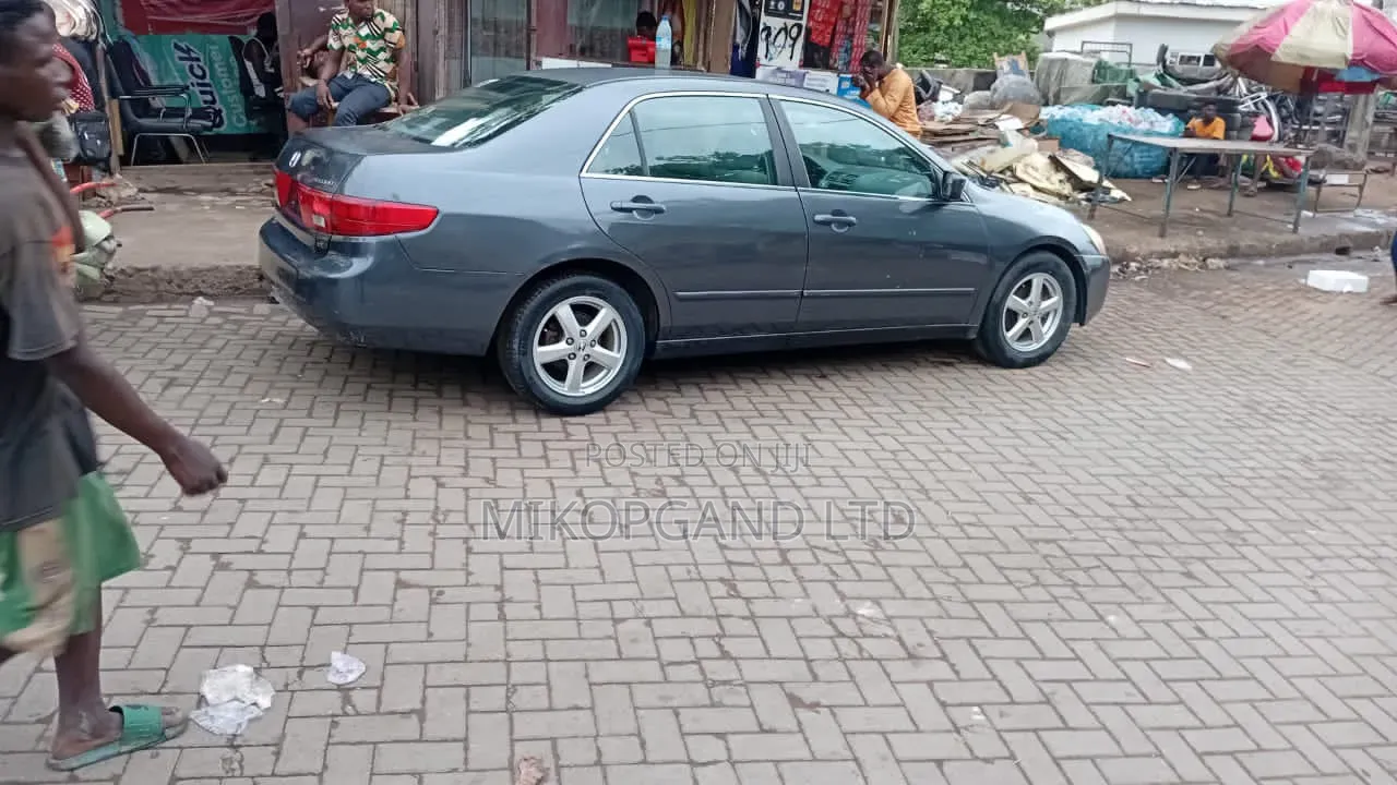 Honda Accord 2006 Gray