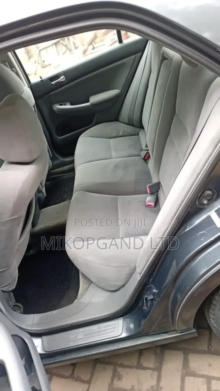 Honda Accord 2006 Gray