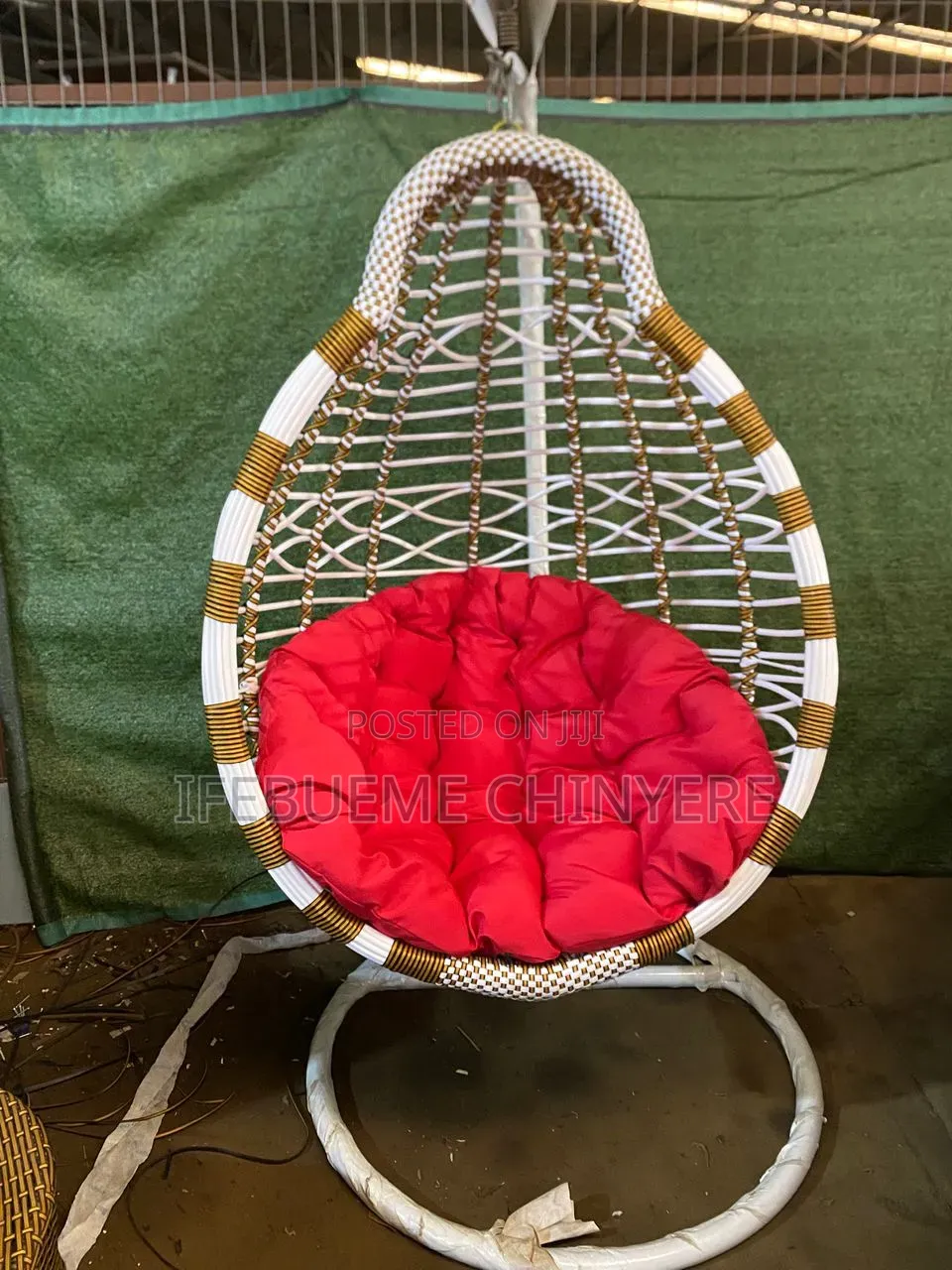 Gold and White Pawpaw Head Design Swinging Chair