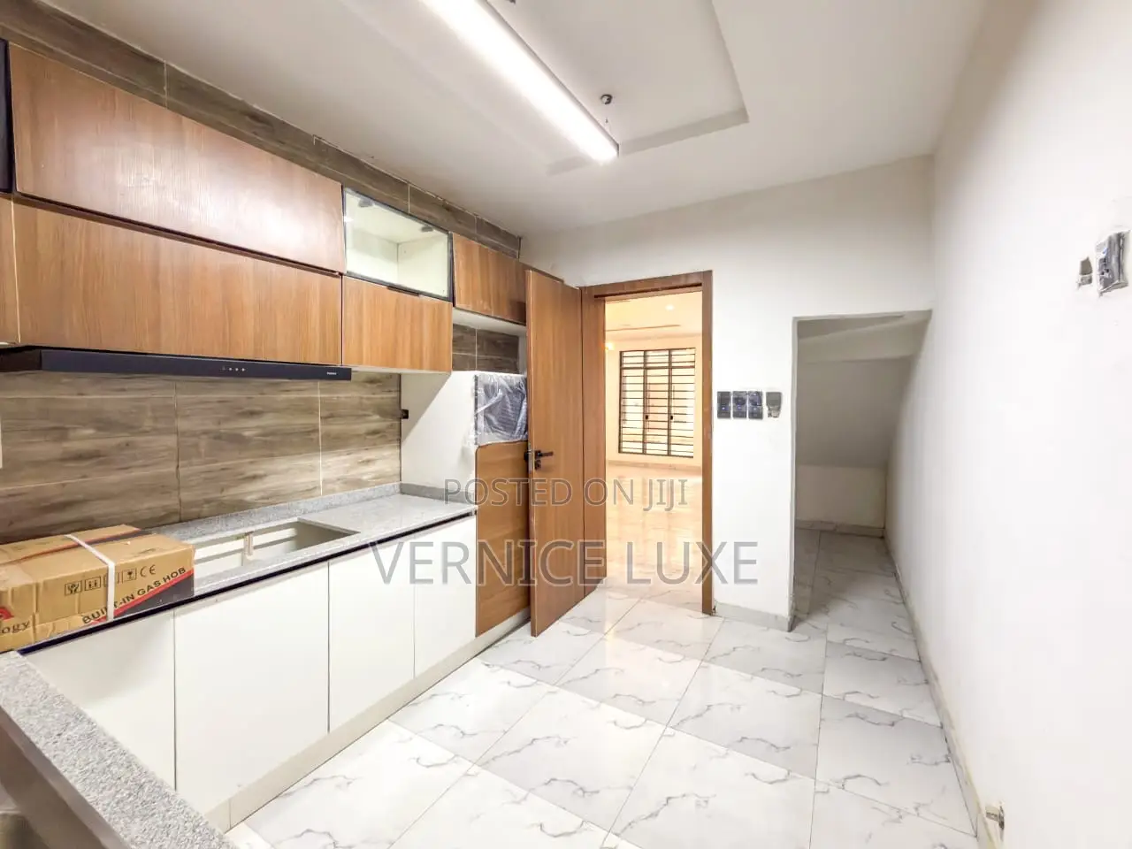 4bdrm Townhouse/Terrace in Chevron for sale