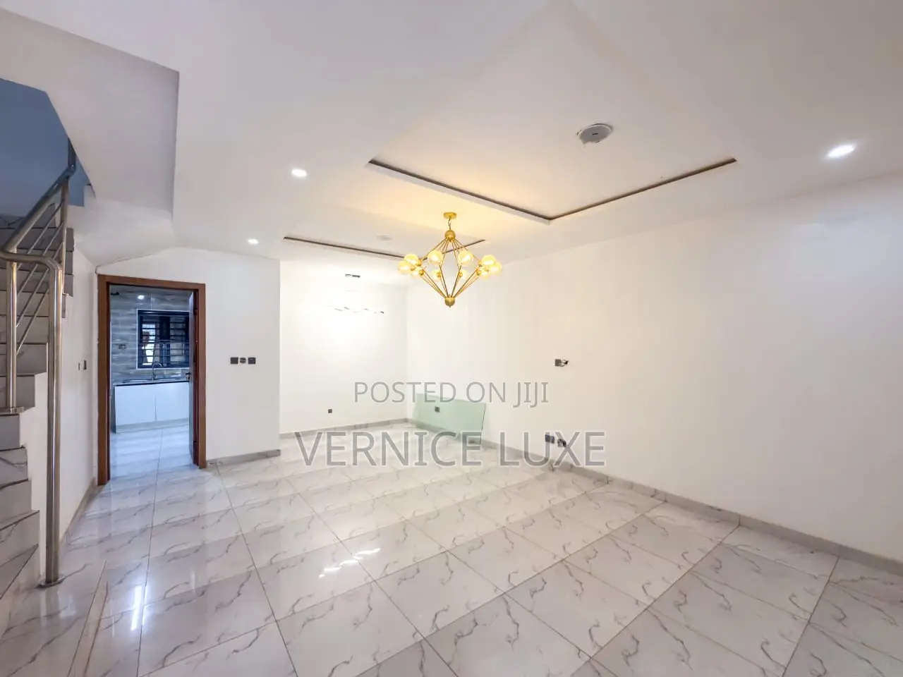 4bdrm Townhouse/Terrace in Chevron for sale