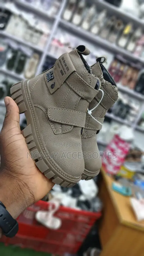 Kids Stock Canvas – Smart Casual Size 24–38
