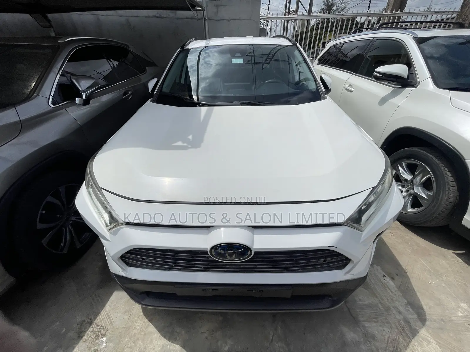 Toyota RAV4 2021 White