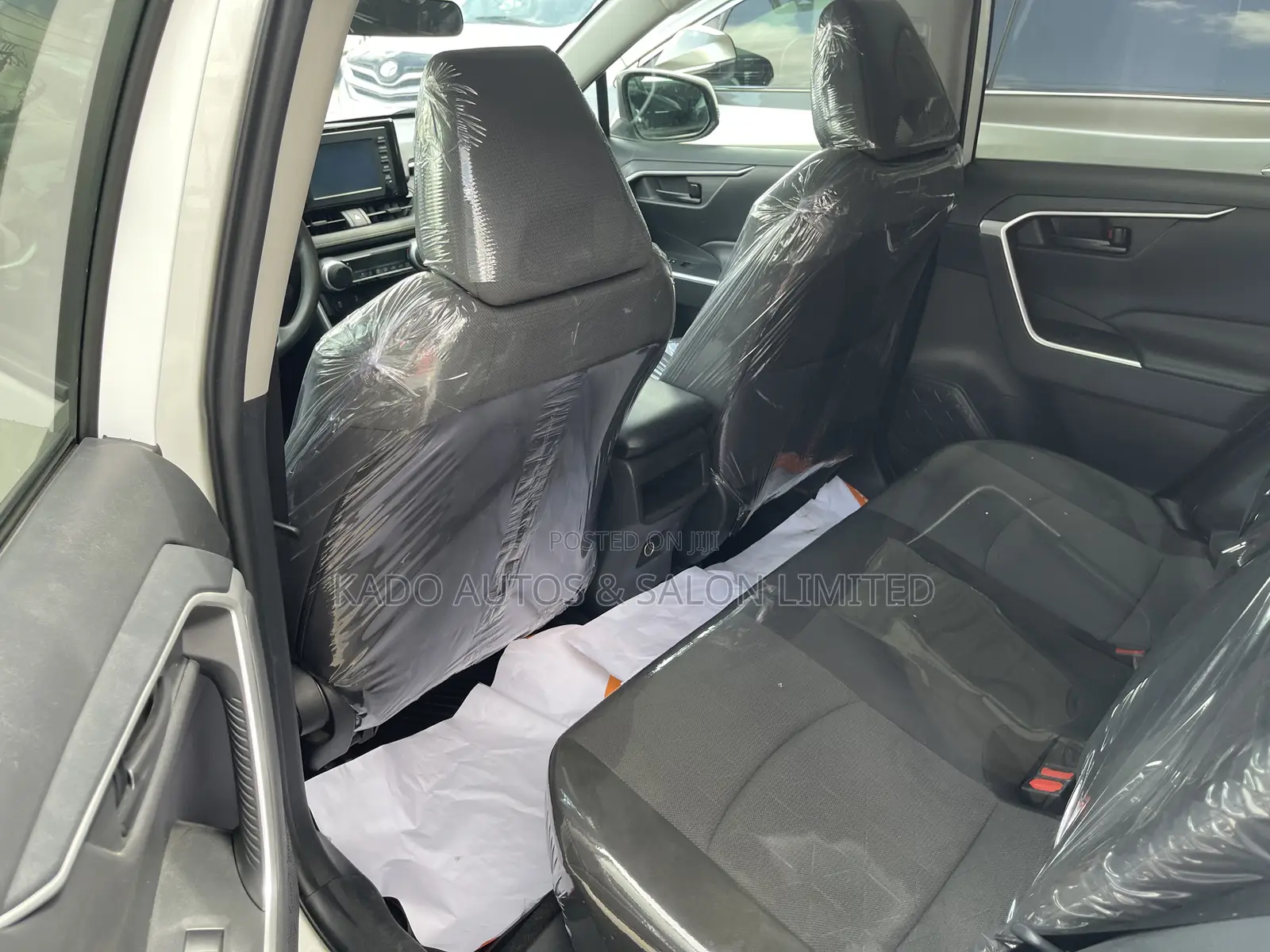 Toyota RAV4 2021 White