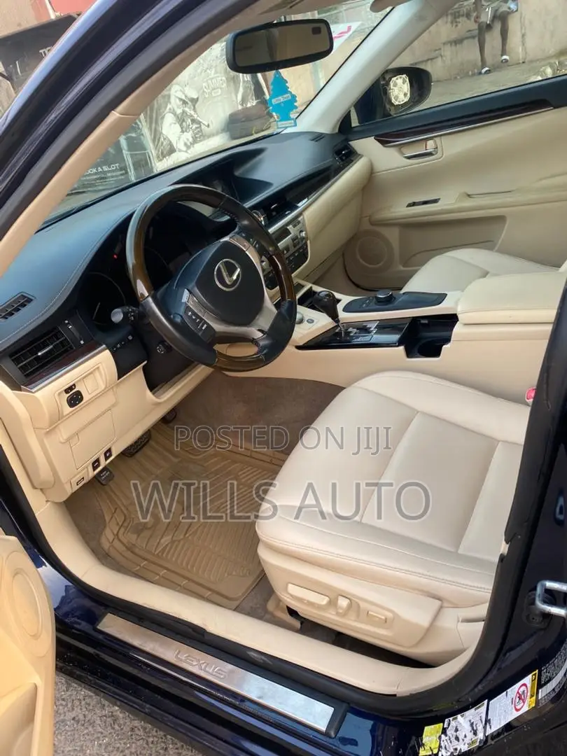 Lexus ES 2014 Blue
