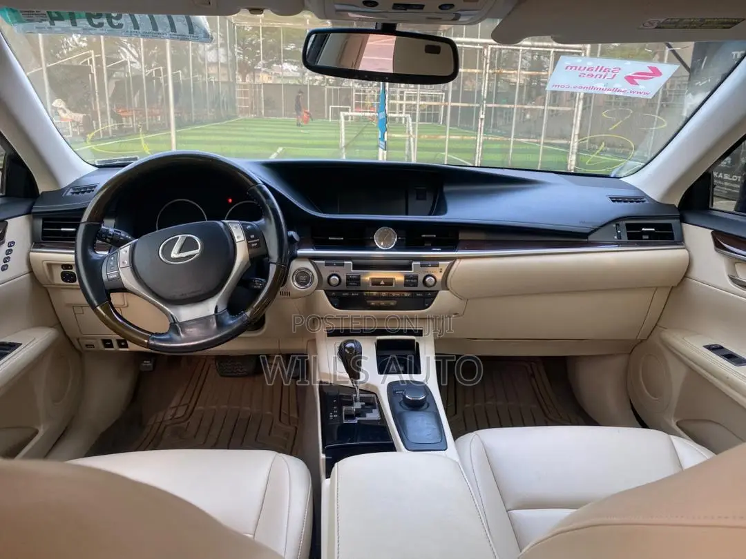 Lexus ES 2014 Blue