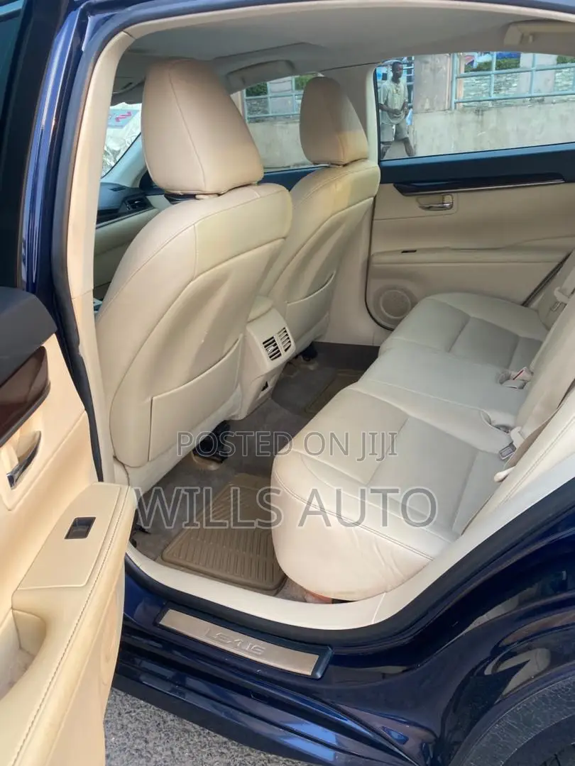 Lexus ES 2014 Blue