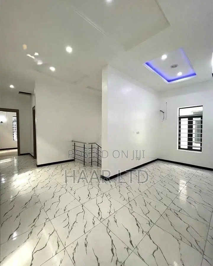 5bdrm Duplex in Lekki Phase 2 for rent