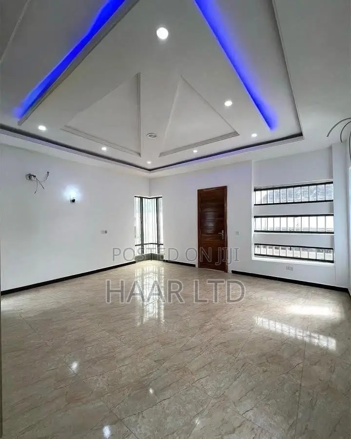5bdrm Duplex in Lekki Phase 2 for rent