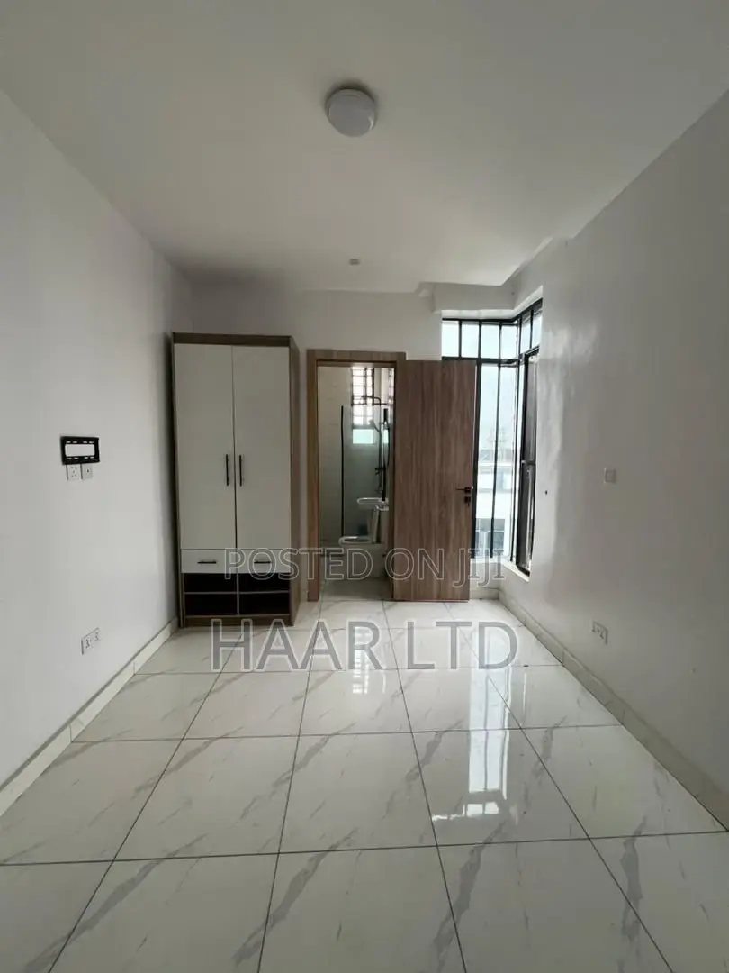 2bdrm Apartment in Chevron for sale