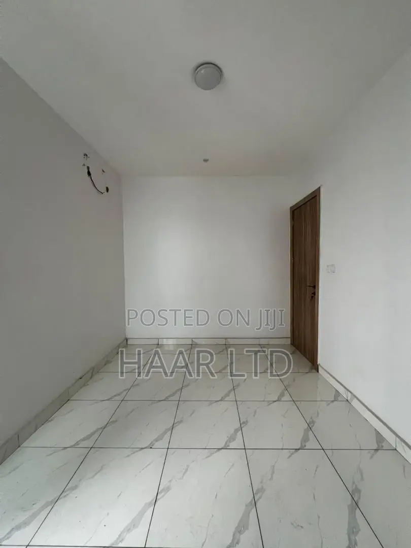 2bdrm Apartment in Chevron for sale