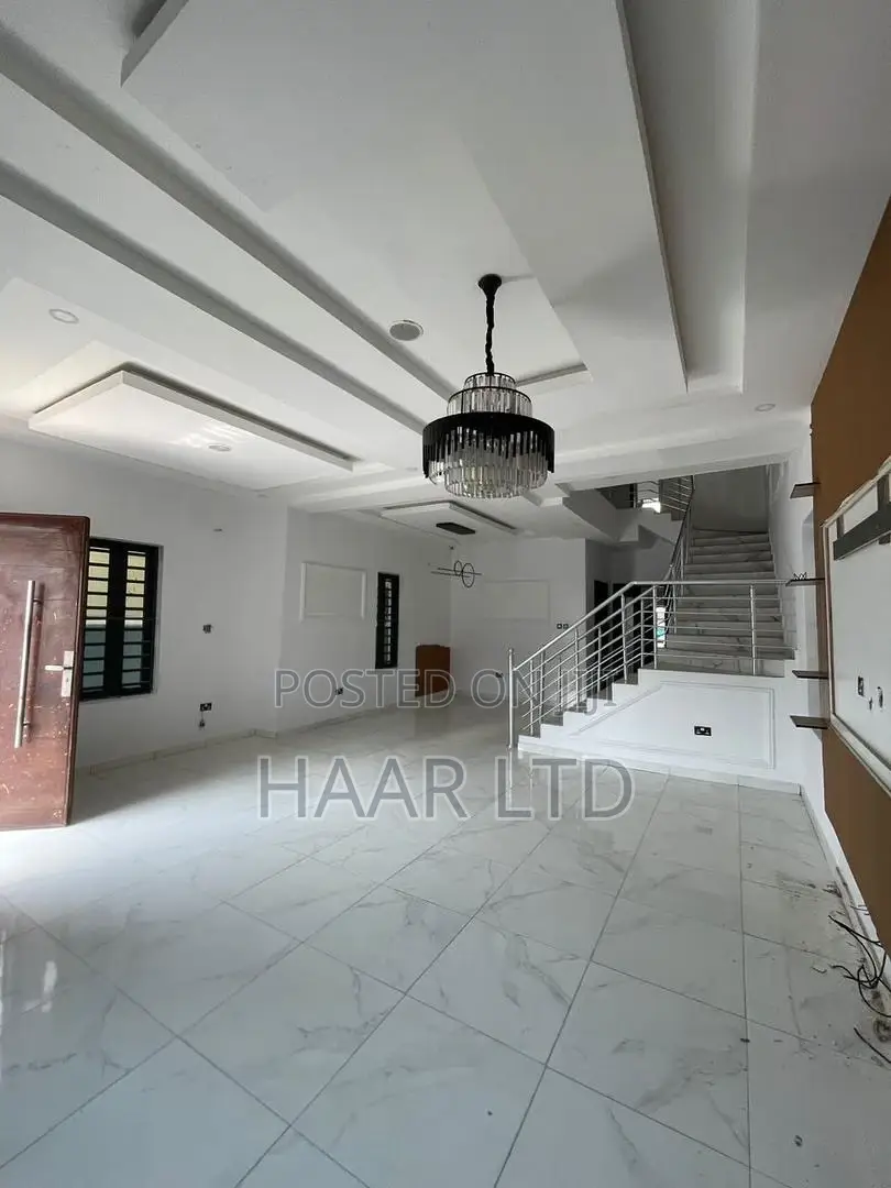 5bdrm Duplex in Ikota for rent