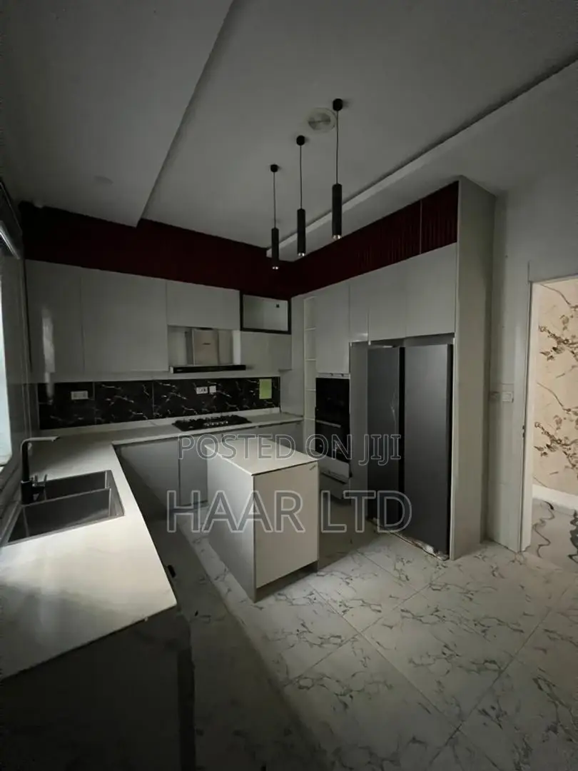 4bdrm Duplex in Lekki Phase 2 for rent