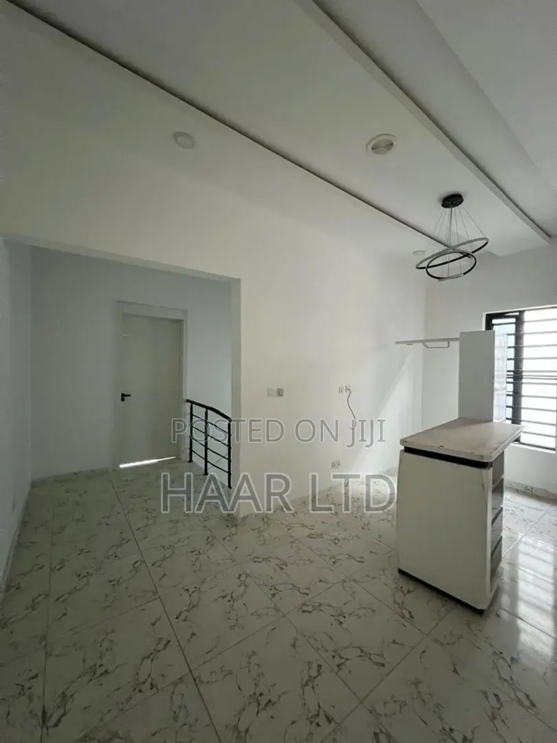 4bdrm Duplex in Lekki Phase 2 for rent