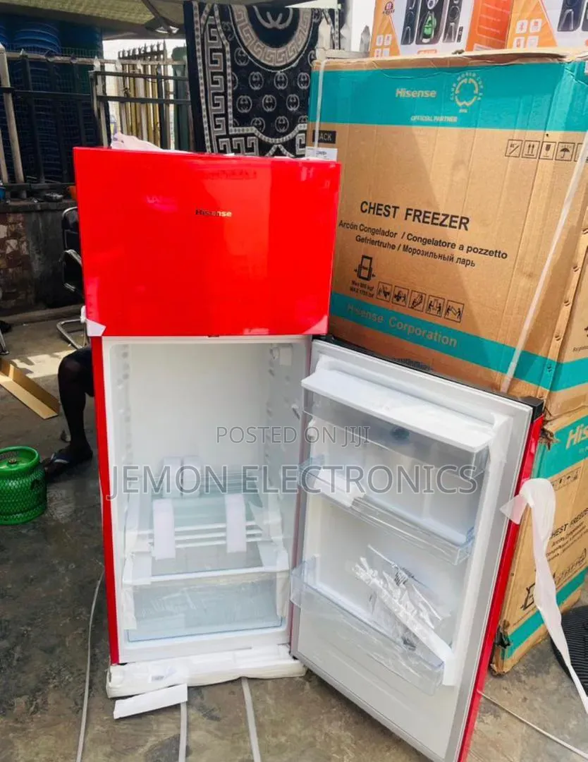 Original 142litrshisense Fridge Freezer With Water Dispenser