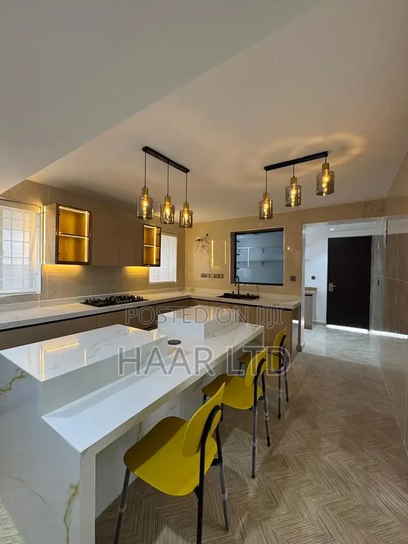 5bdrm Duplex in Lekki Phase 1 for sale