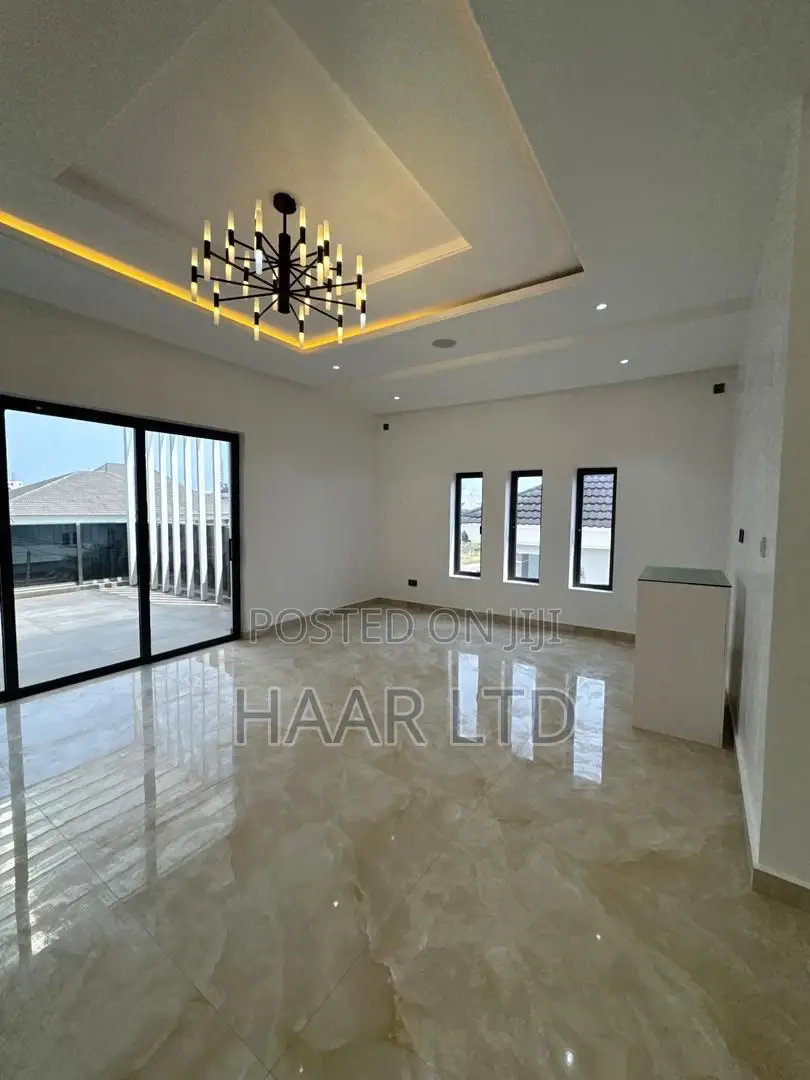 5bdrm Duplex in Lekki Phase 1 for sale