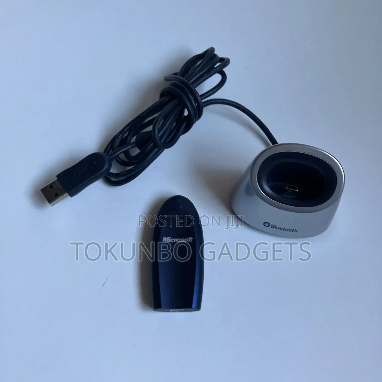 Microsoft Usb Wireless Transceiver for Bluetooth With Original Base