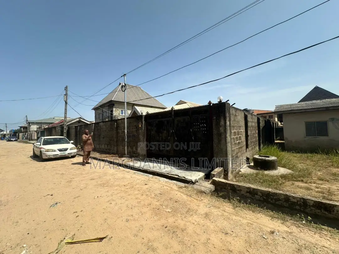 4bdrm Bungalow in Ibeshe for sale