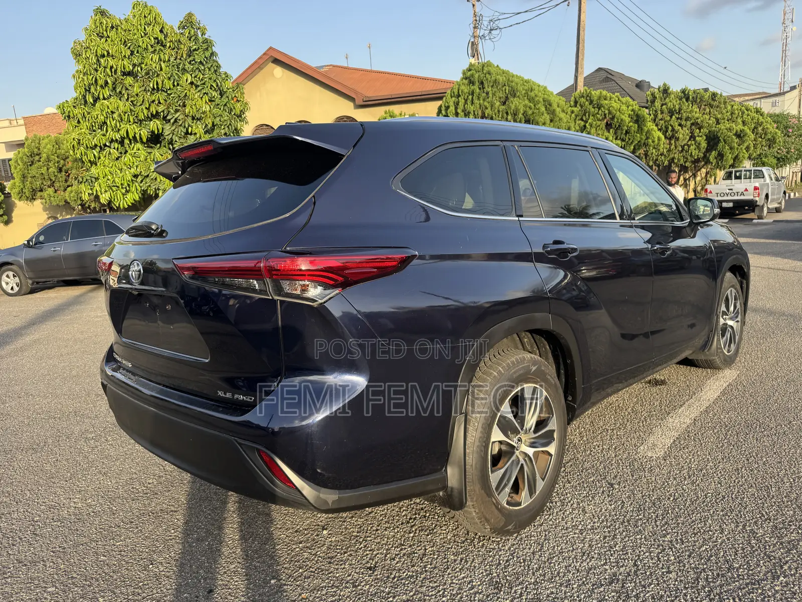 Toyota Highlander XLE AWD 2020 Blue
