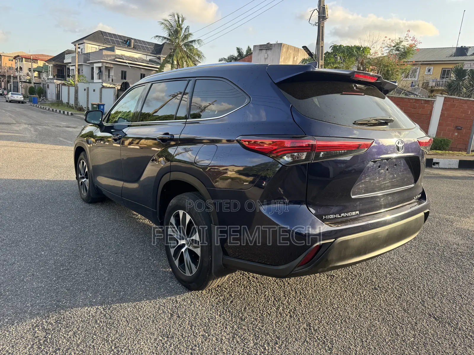 Toyota Highlander XLE AWD 2020 Blue