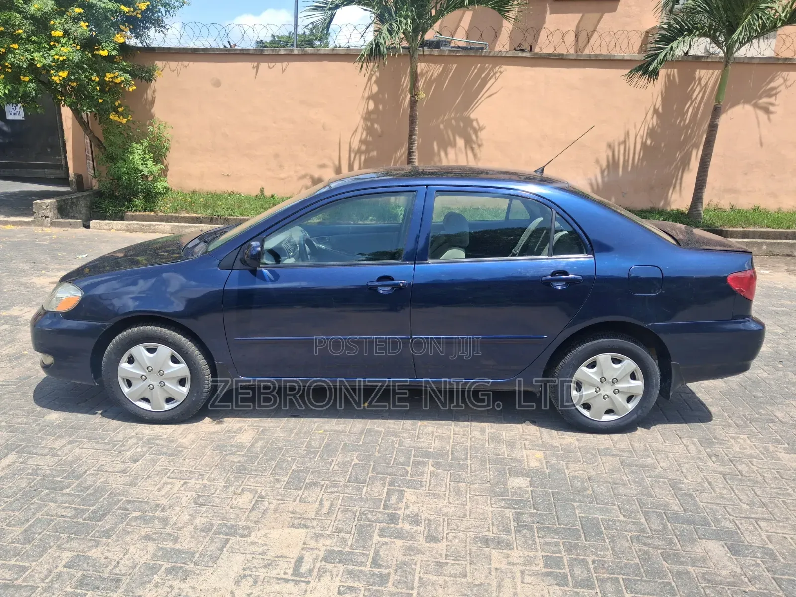 Toyota Corolla LE 2005 Blue