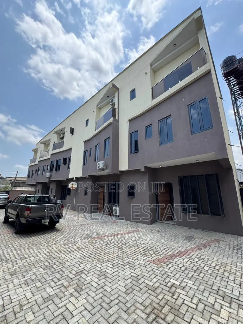 4bdrm Duplex in Gbagada for sale