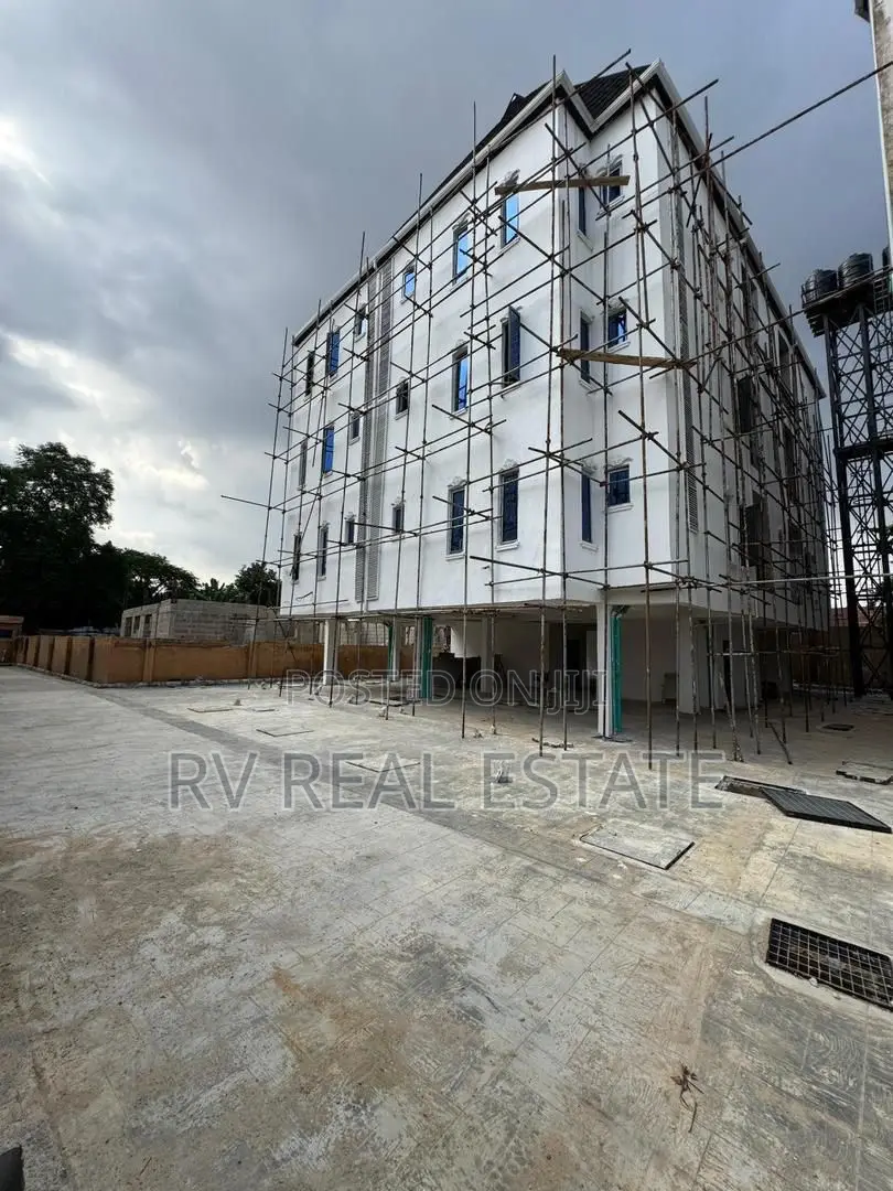 3bdrm Apartment in Yaba for sale