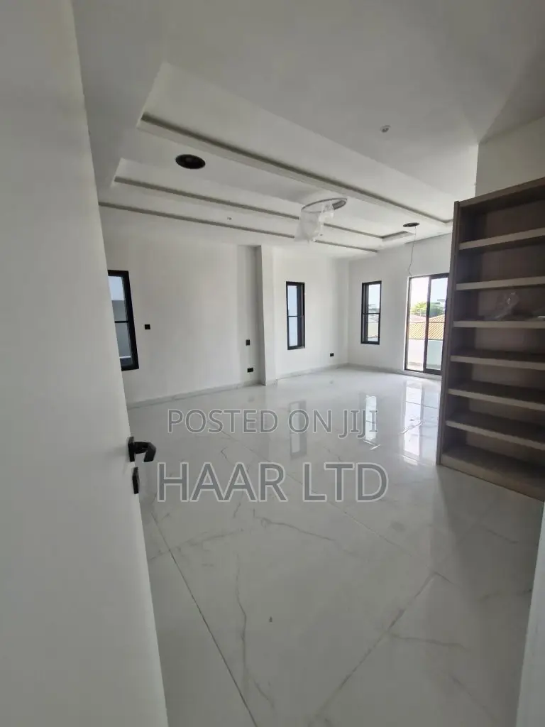 4bdrm Duplex in Lekki Phase 1 for sale