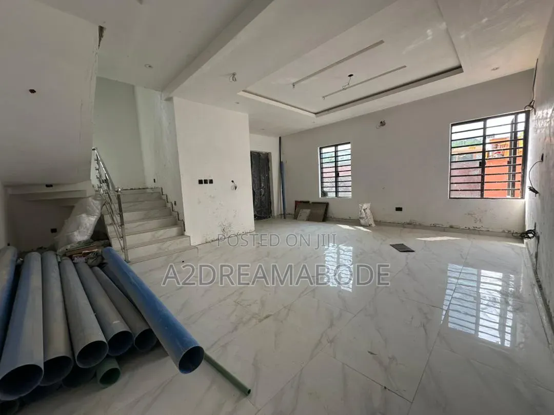 3bdrm Duplex in Adeniyi Jones for sale