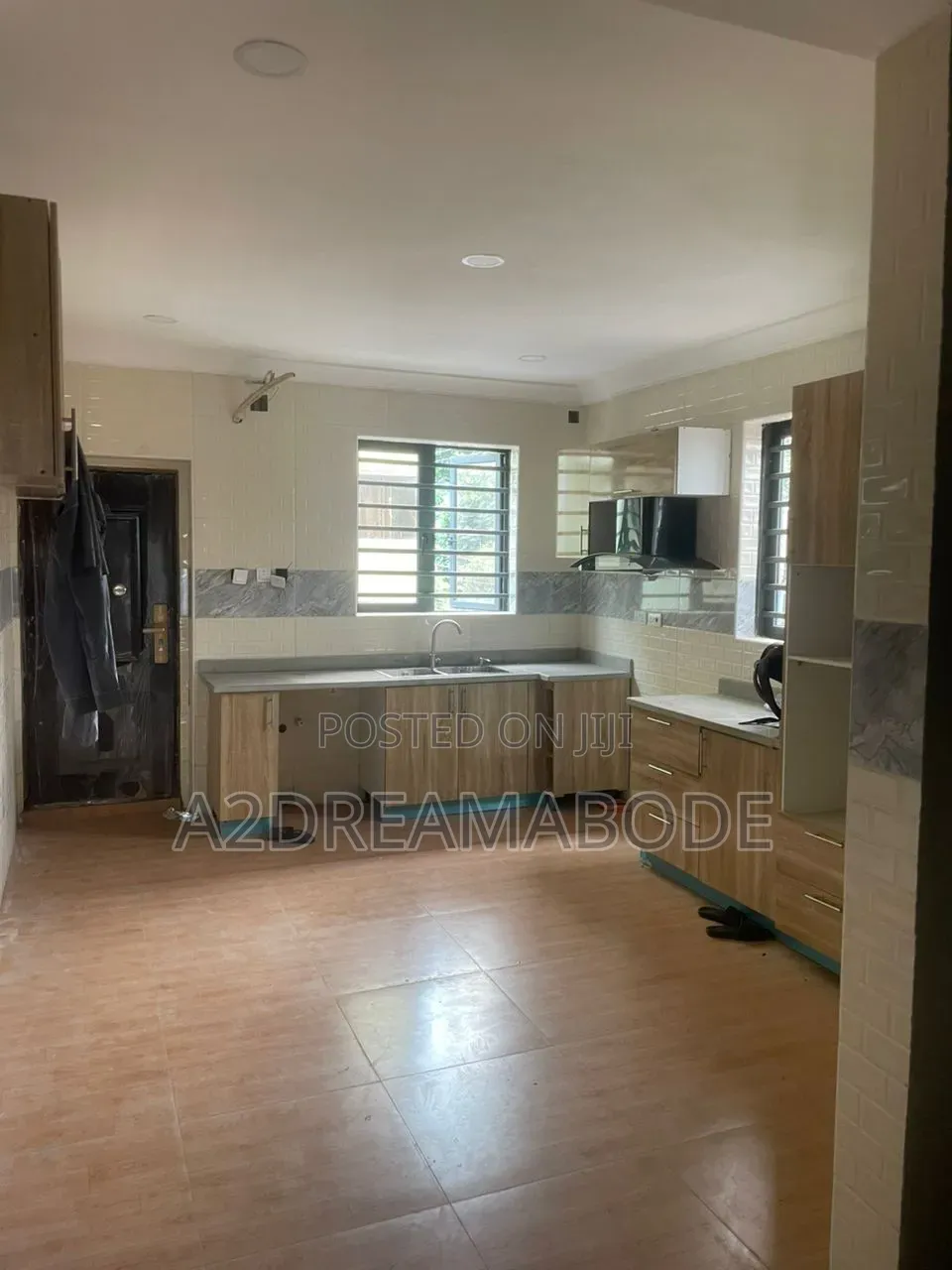 5bdrm Duplex in Shonibare Estate for rent