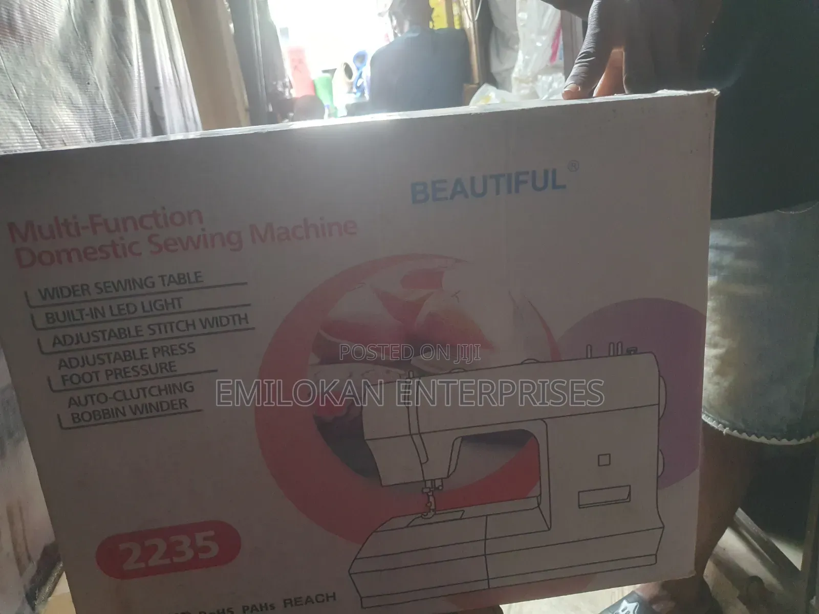 Beautiful Multi-Function Domestic Sewing and Zig Zag Machine