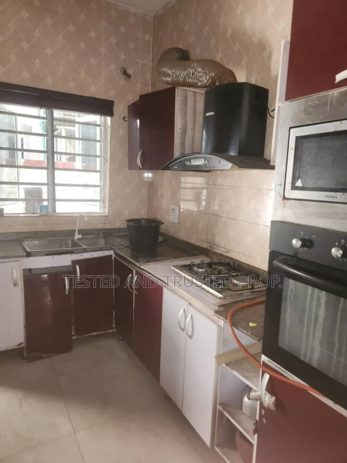 4bdrm Maisonette in Lekki Phase 1 for rent