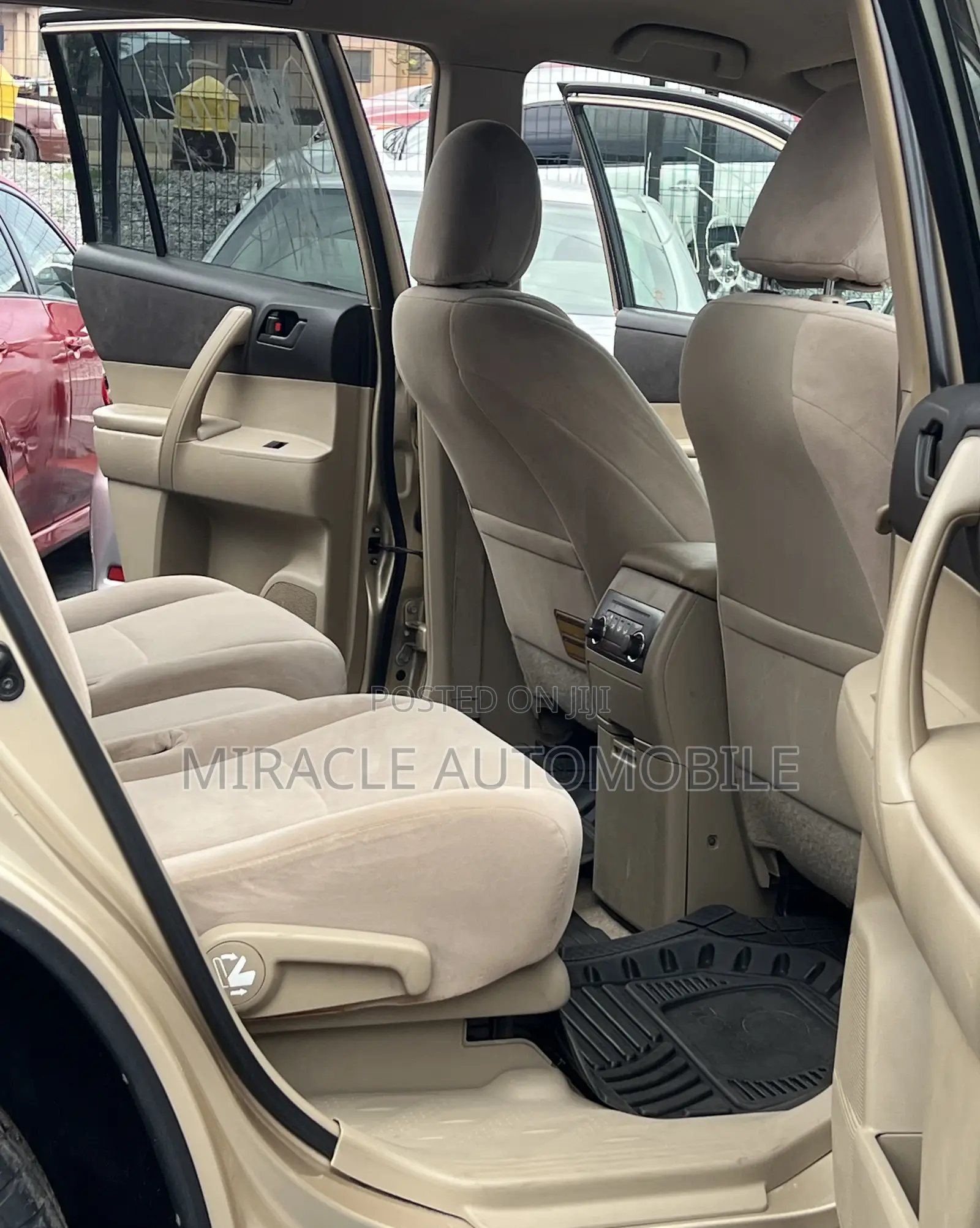 Toyota Highlander V6 2009 Gold