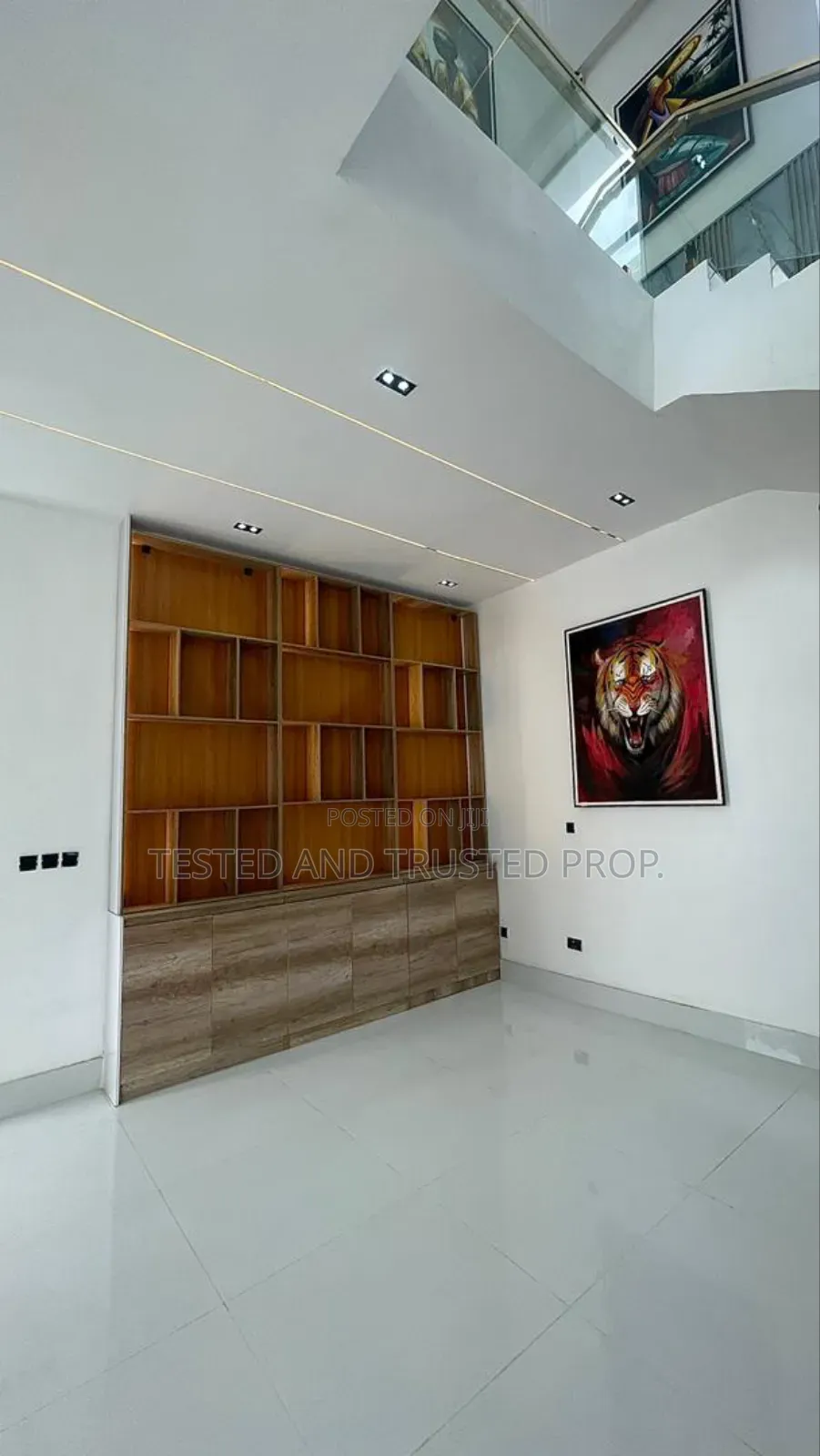 4bdrm Duplex in Eleganza, Chevron for sale